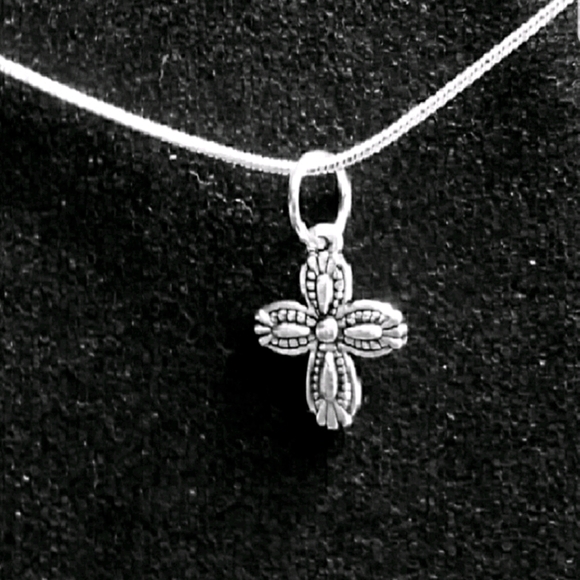 Floral Design Cross .925 Sterling Silver N… - Picture 1 of 1